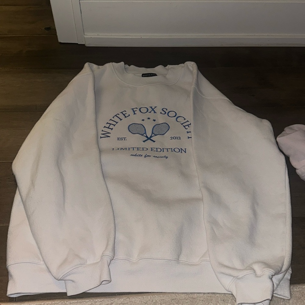 White fox crewneck sweatshirt